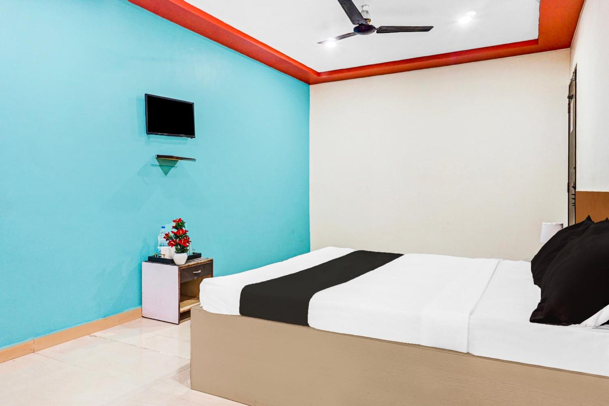 Hotel O Royal Lodge Koregaon المظهر الخارجي الصورة