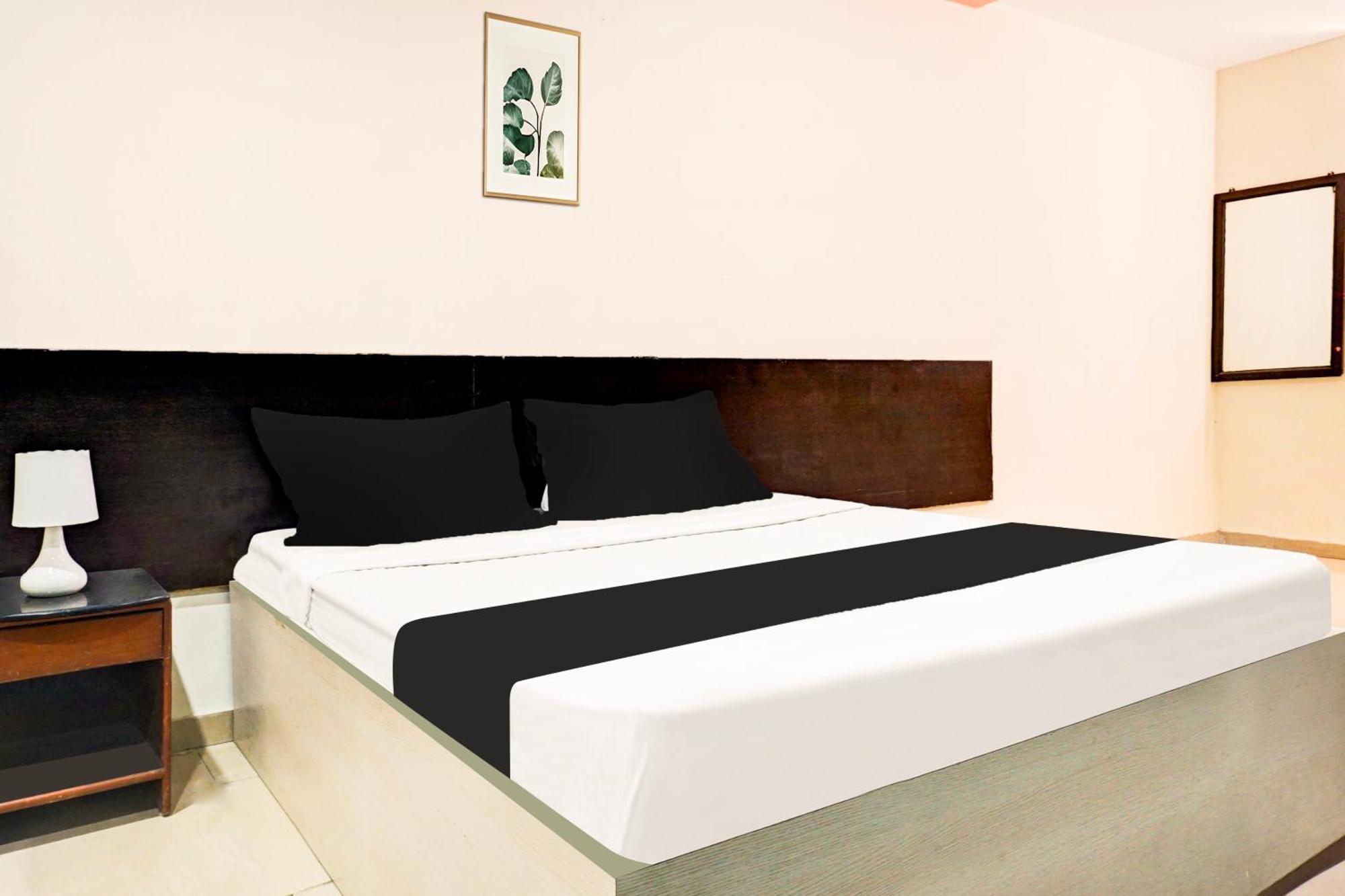 Hotel O Royal Lodge Koregaon المظهر الخارجي الصورة