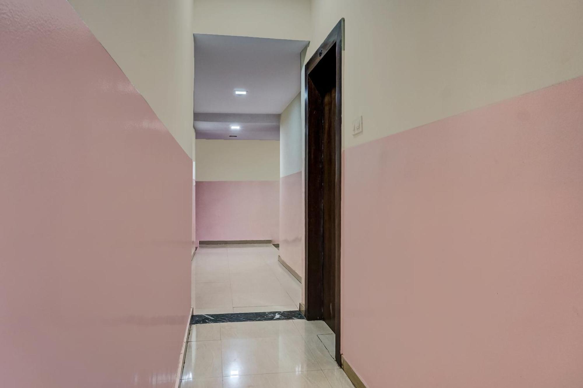 Hotel O Royal Lodge Koregaon المظهر الخارجي الصورة